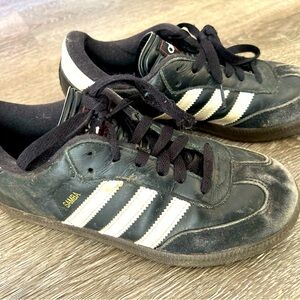 Used Adidas Samba shoe size 4.5 big kid